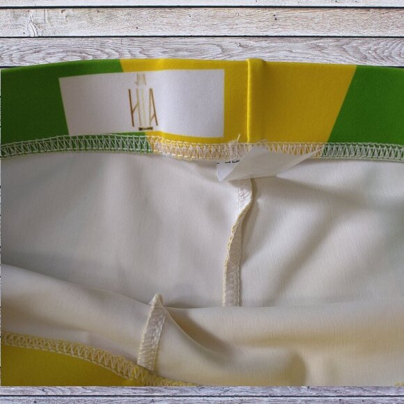 Hia Women's Medium Elastic Waist Multicolored Activewear Shorts Casual Colorful - Picture 2 of 4